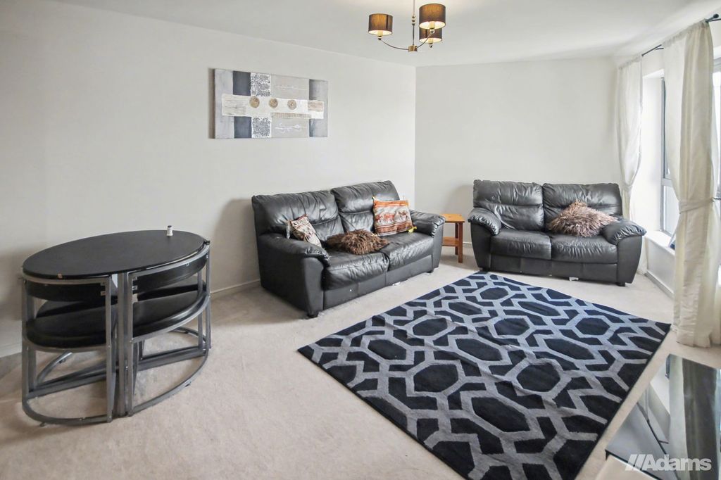 Property photo 3 of 8