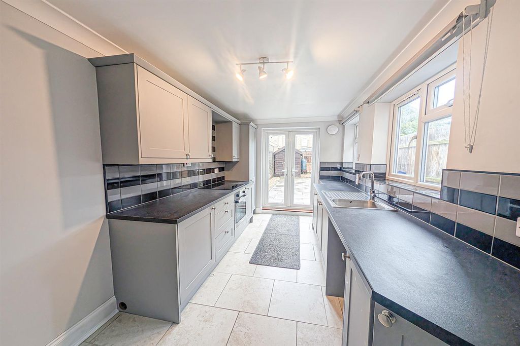 Property photo 2 of 10 Kit 1.Jpg