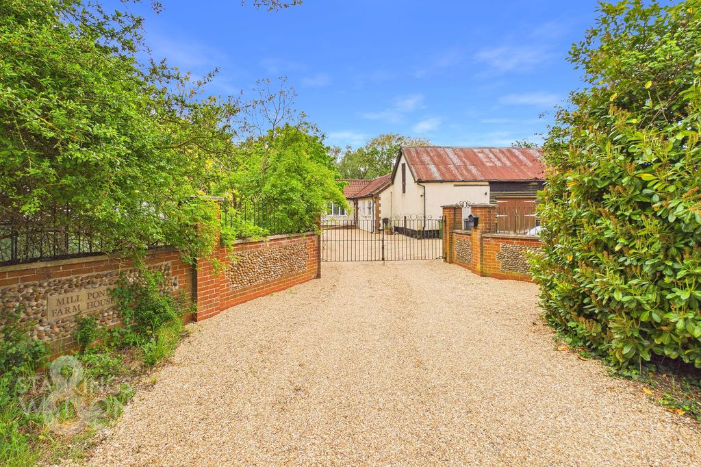 Property photo 3 of 40