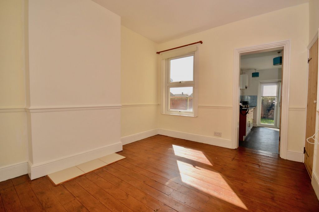 Property photo 3 of 9 Dining Room