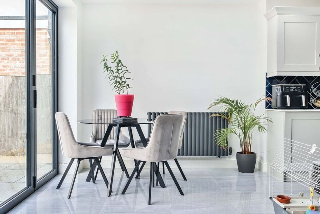 Property photo 3 of 21