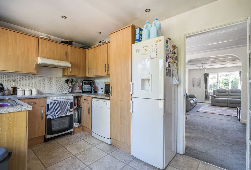 Property photo 2 of 13 1318488-16-686568...