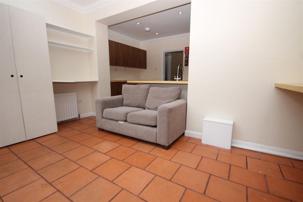 Property photo 3 of 10 2.Jpg