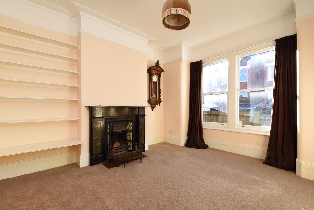 Property photo 2 of 10
