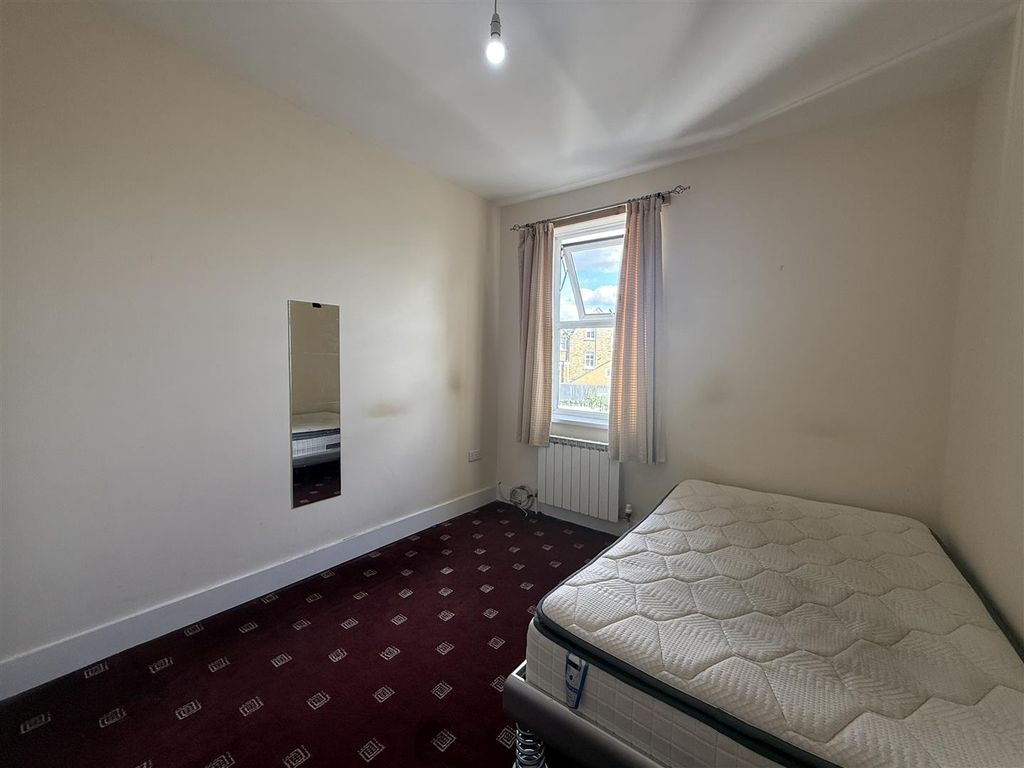Property photo 3 of 10 Room 2 B.Jpg