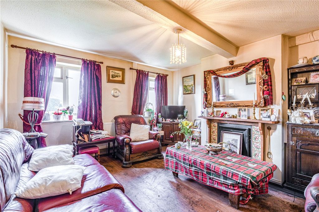 Property photo 3 of 11 Sitting Room