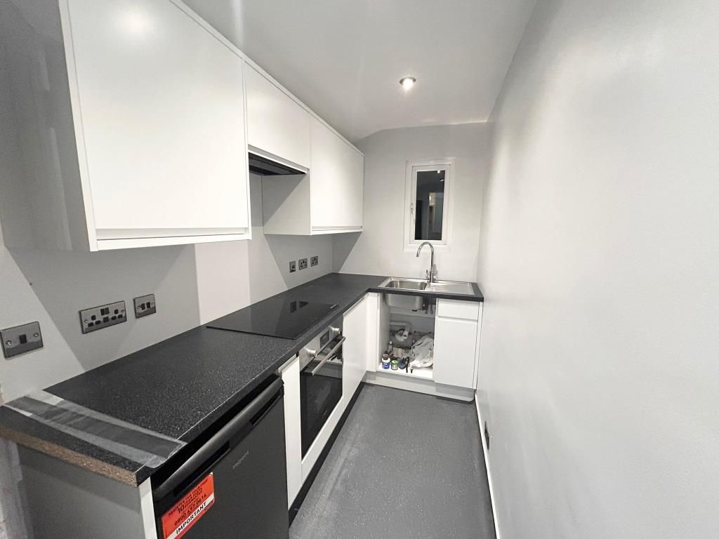 Property photo 1 of 4 Kitchen