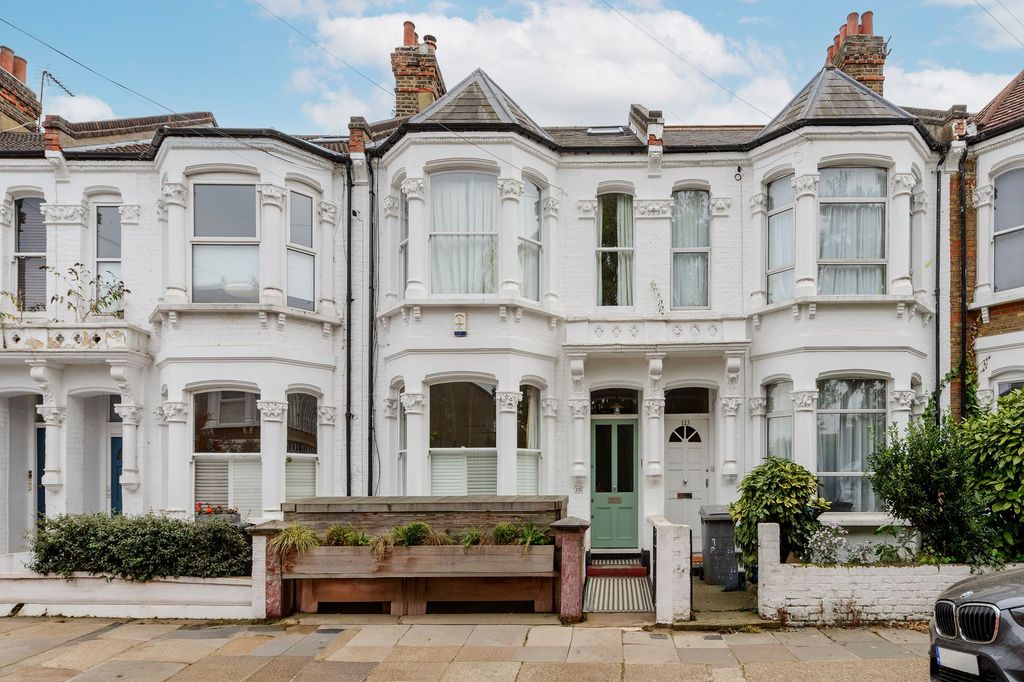 Property photo 2 of 24