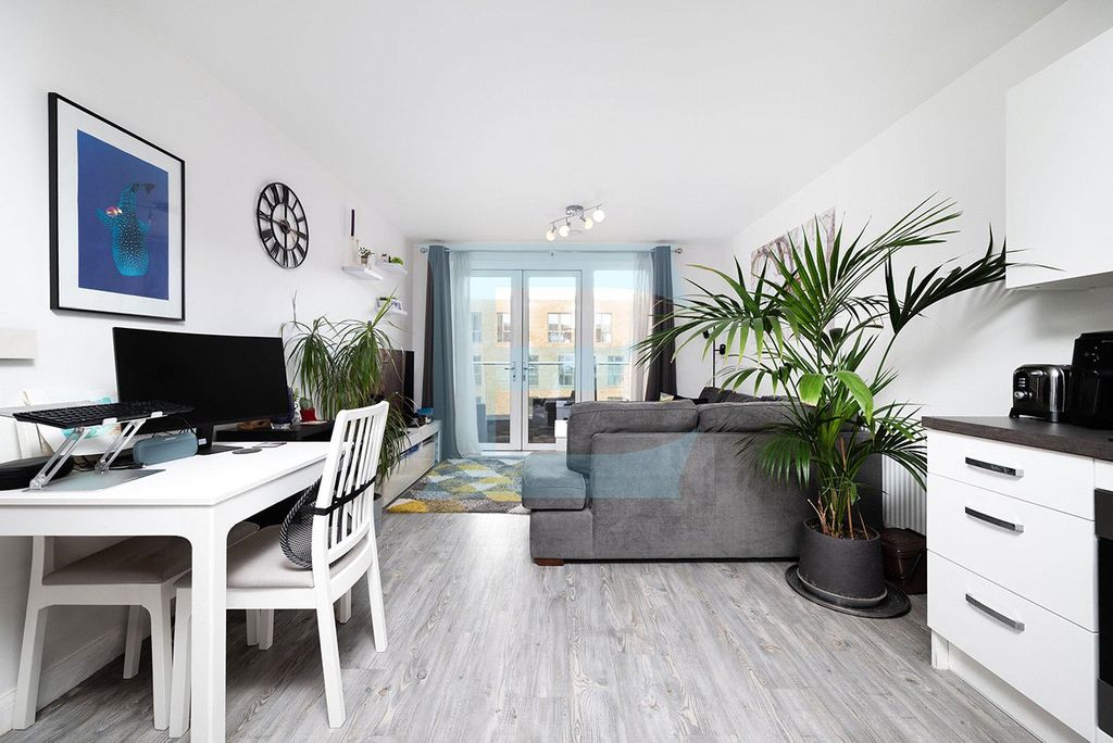 Property photo 2 of 17 Picture No. 06