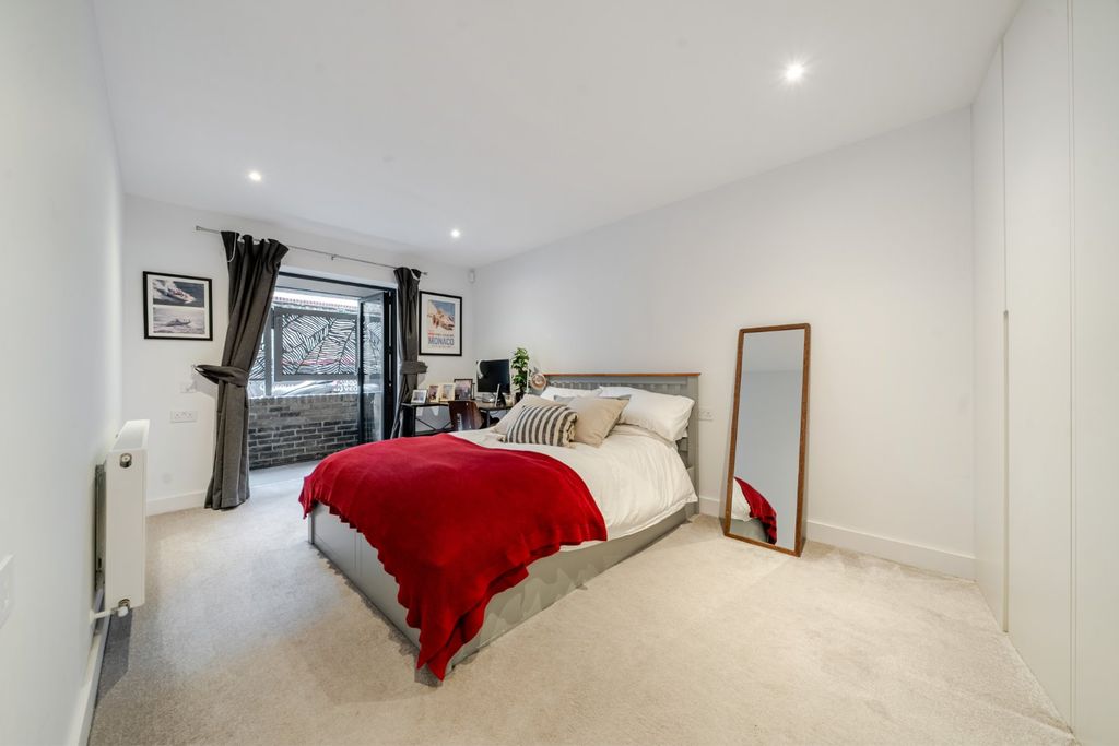 Property photo 2 of 8 Picture No. 04