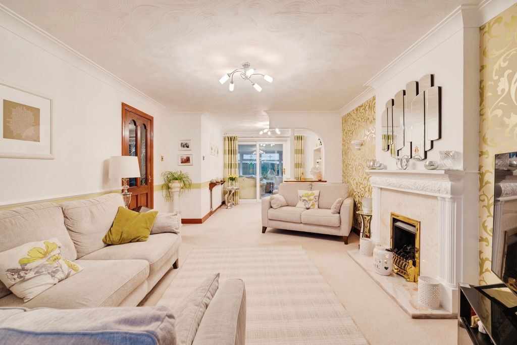 Property photo 3 of 17 Photo