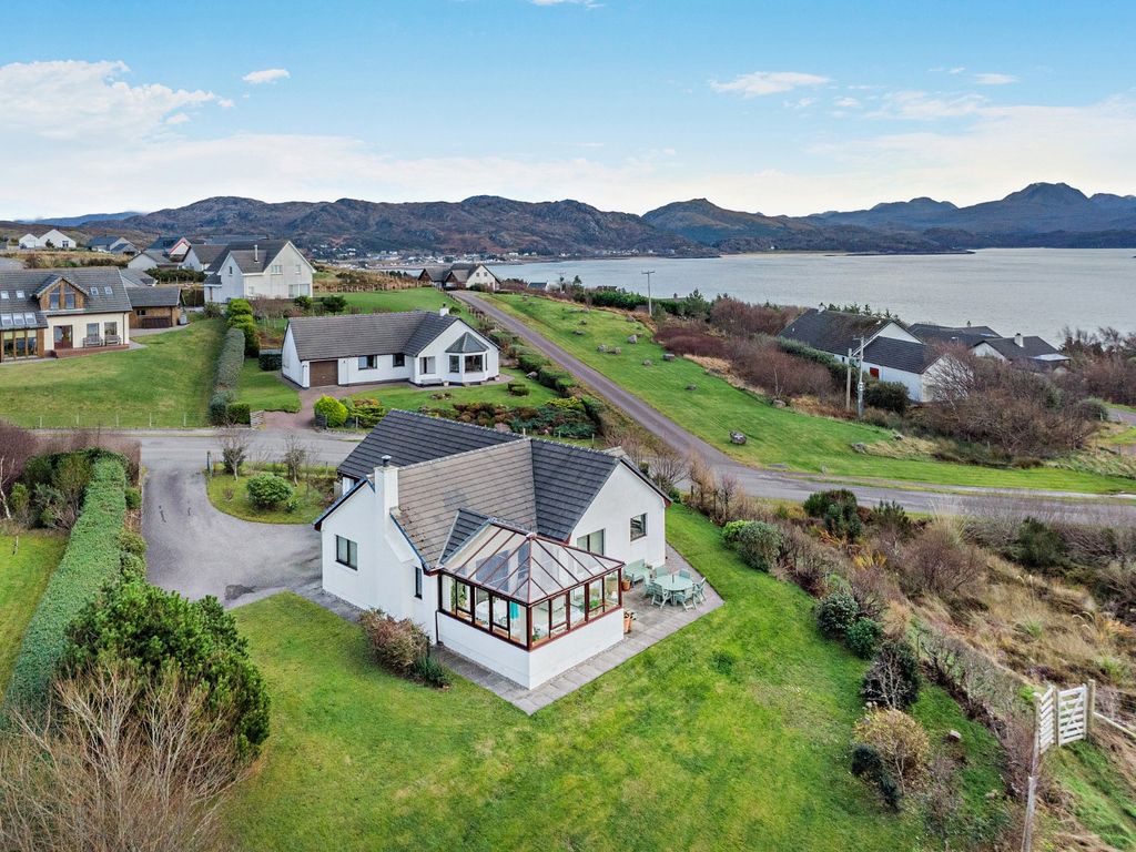 Property photo 2 of 22 11 Fasaich