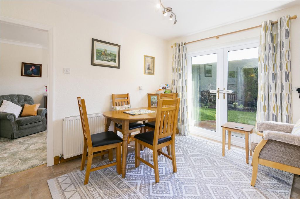 Property photo 2 of 23