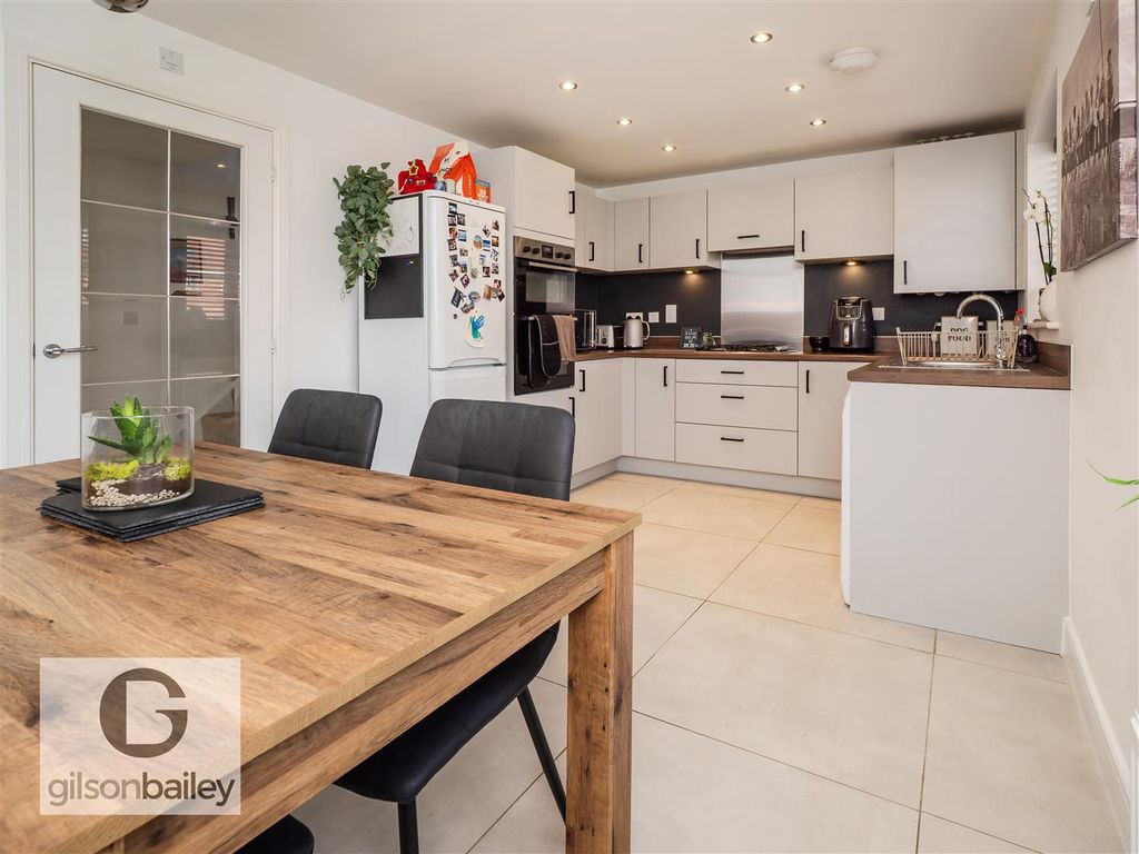 Property photo 2 of 37 20Moneyroad-20.Jpg