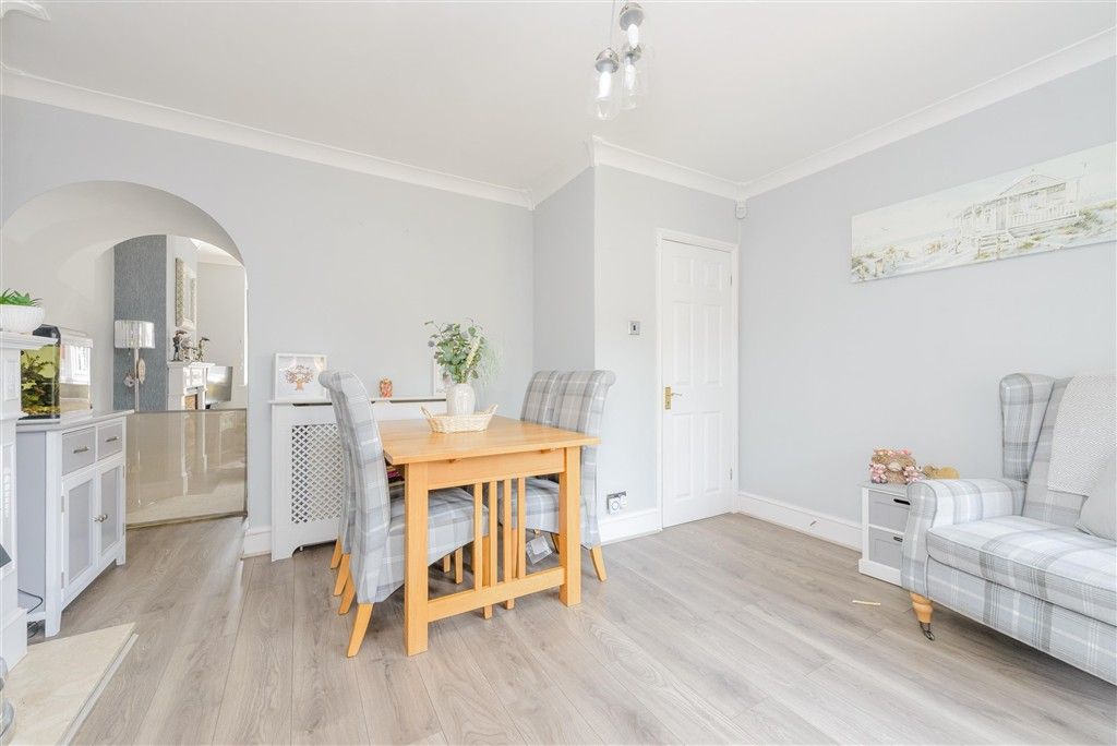 Property photo 3 of 11 Dining Room