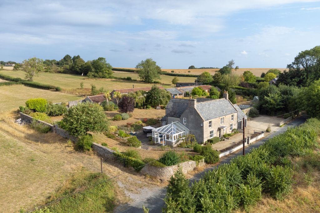 Property photo 1 of 54 5265023