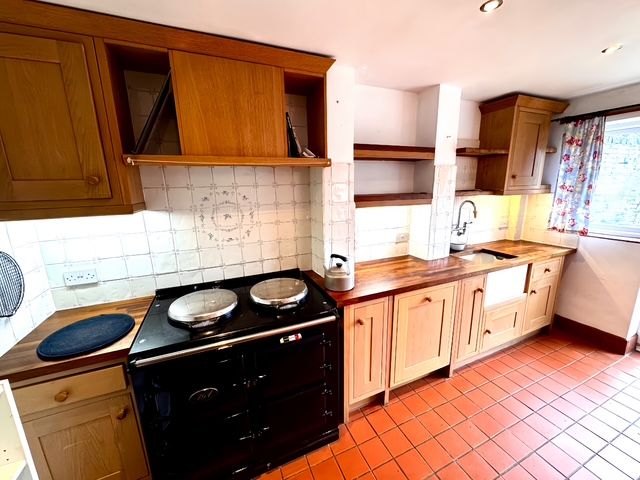 Property photo 3 of 18 Kitchen