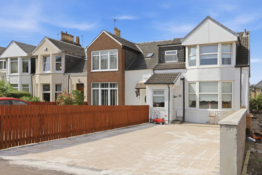 Property photo 1 of 32