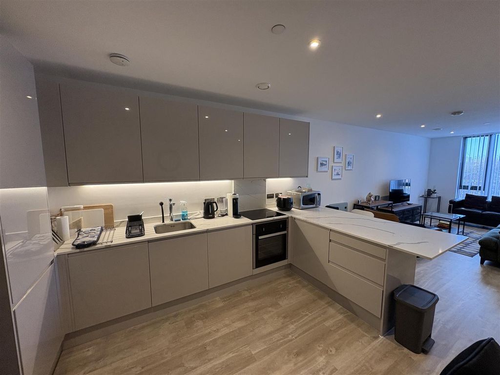 Property photo 2 of 24