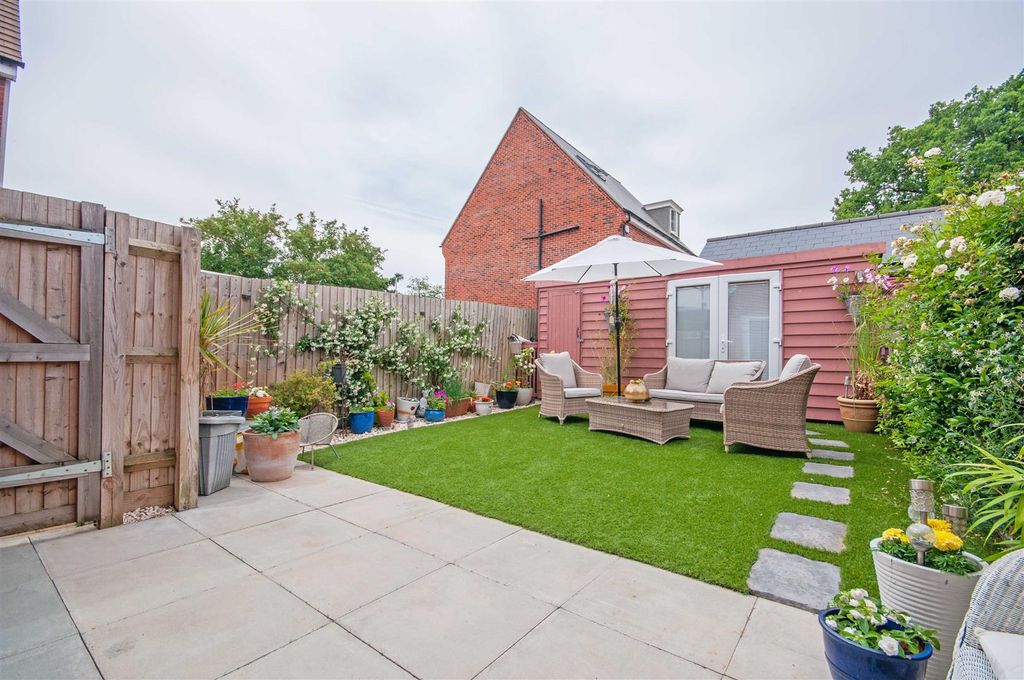 Property photo 2 of 14 Gdn.Jpg