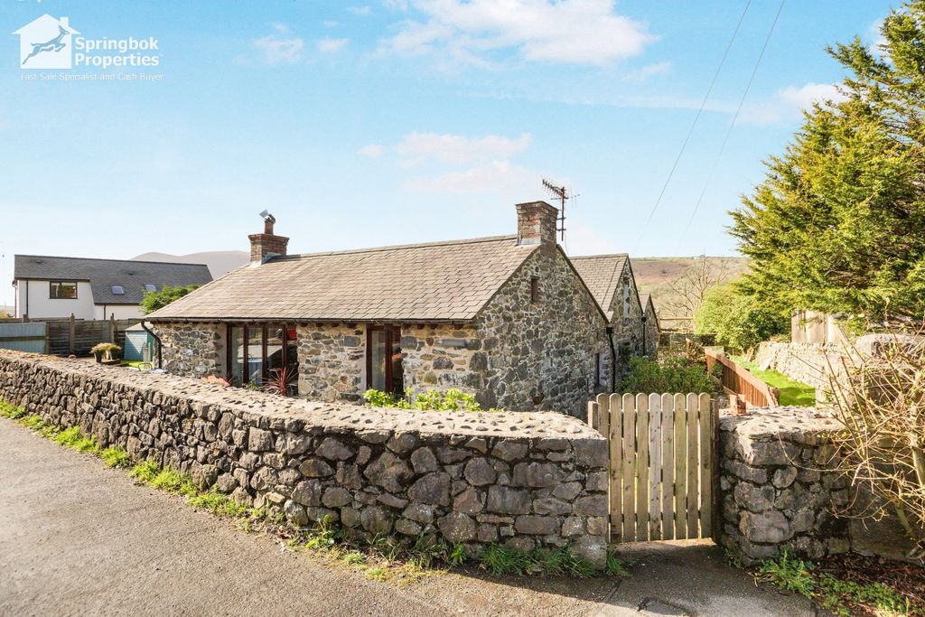 Property photo 1 of 18 Front View