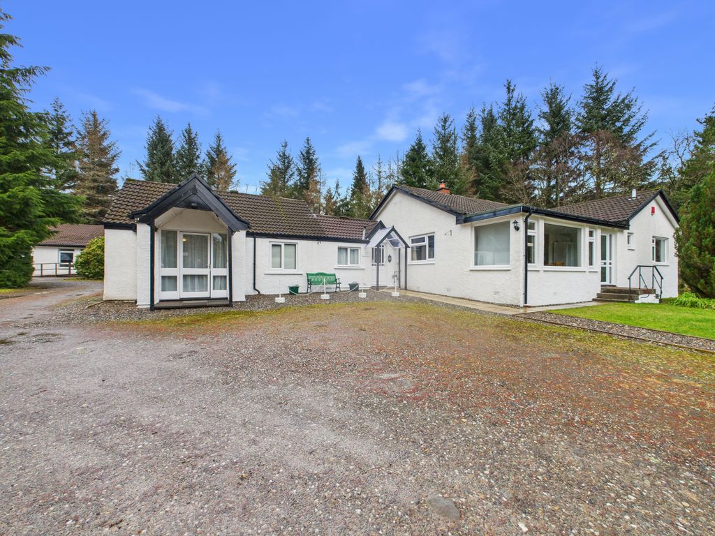 Property photo 1 of 37 Cam03481G0-Pr0130-Still020