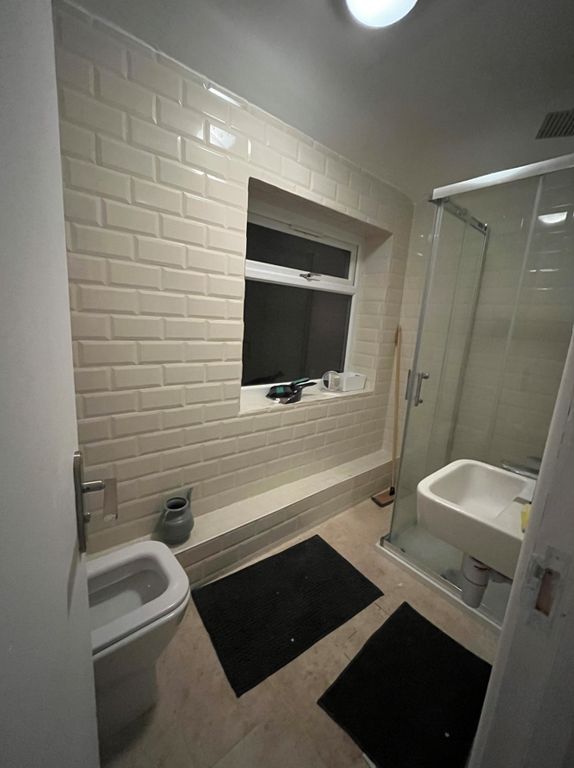 Property photo 3 of 6 7