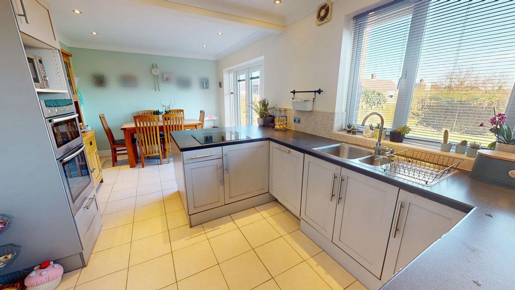Property photo 2 of 13 Photo 17