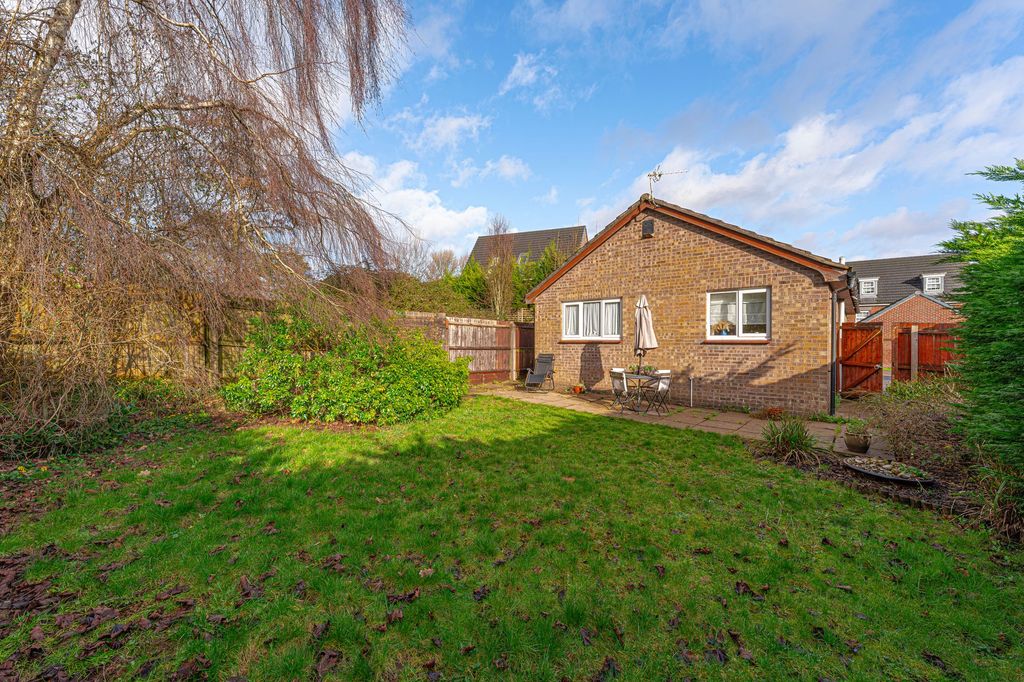 Property photo 2 of 27