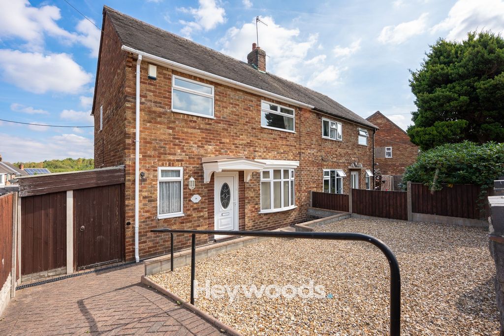 Property photo 1 of 32