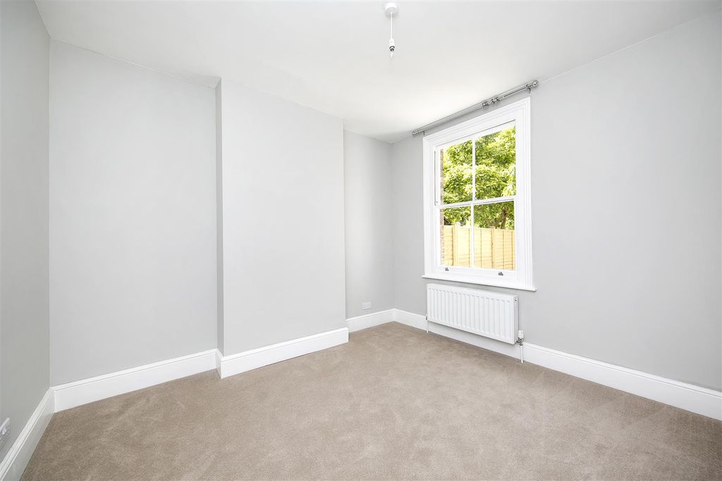 Property photo 3 of 9 133 Amyand Park Road-05.Jpg
