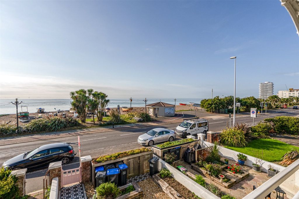 Property photo 2 of 37 Picture No. 21