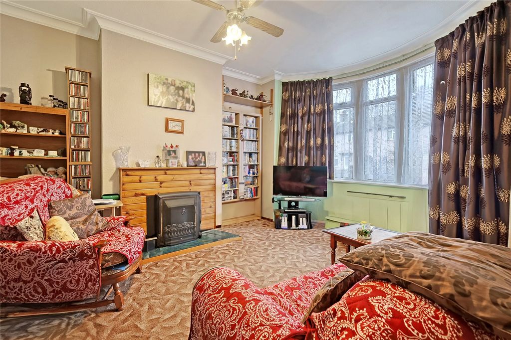 Property photo 3 of 14 Picture No. 05