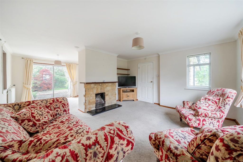 Property photo 3 of 28 1369829-21-68F23A99c0486.Jpg