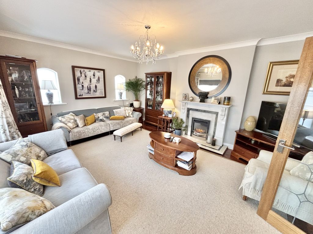 Property photo 2 of 43