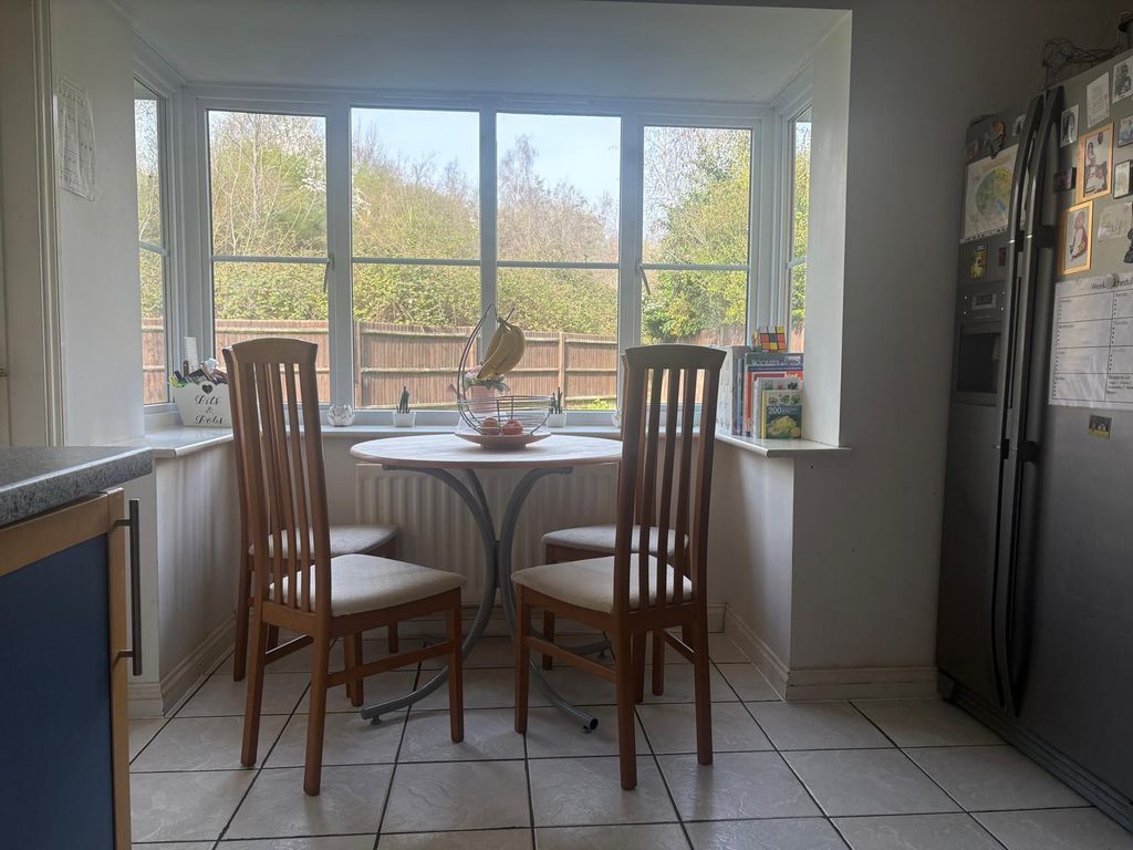 Additional image 9 of 5 bed detached house for saleNorfolk Place, Grays RM16