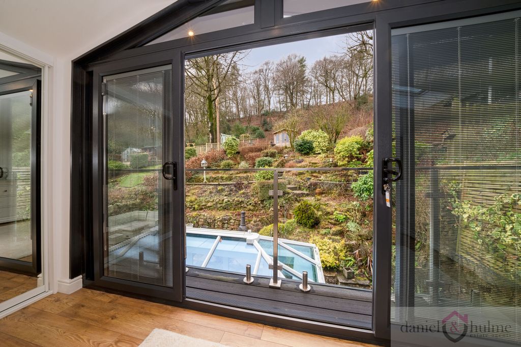 Property photo 3 of 47 Touchwood Part 2-43