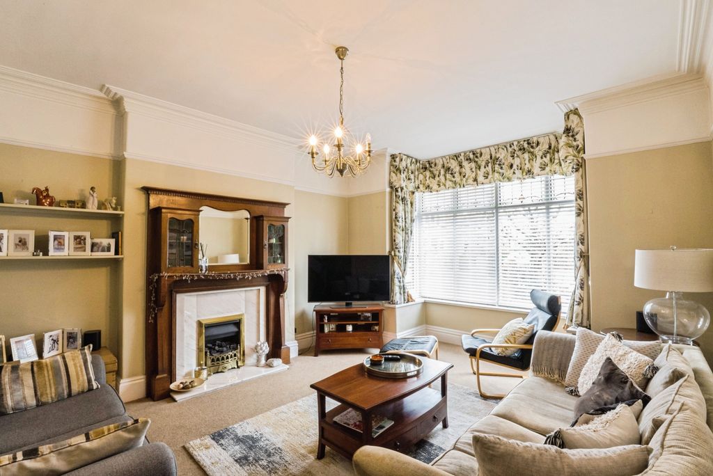 Property photo 3 of 15