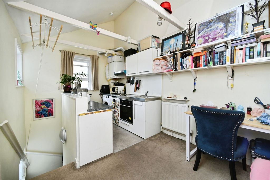 Property photo 3 of 14