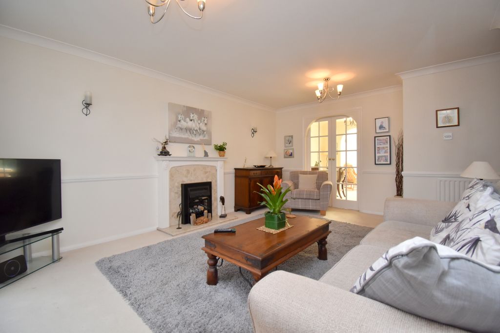 Property photo 2 of 24