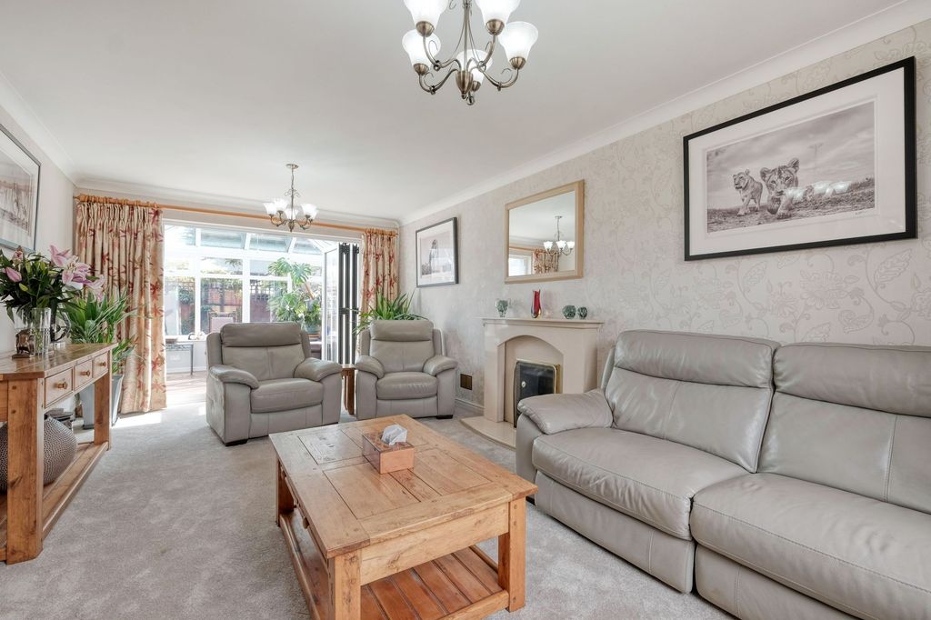 Property photo 2 of 32