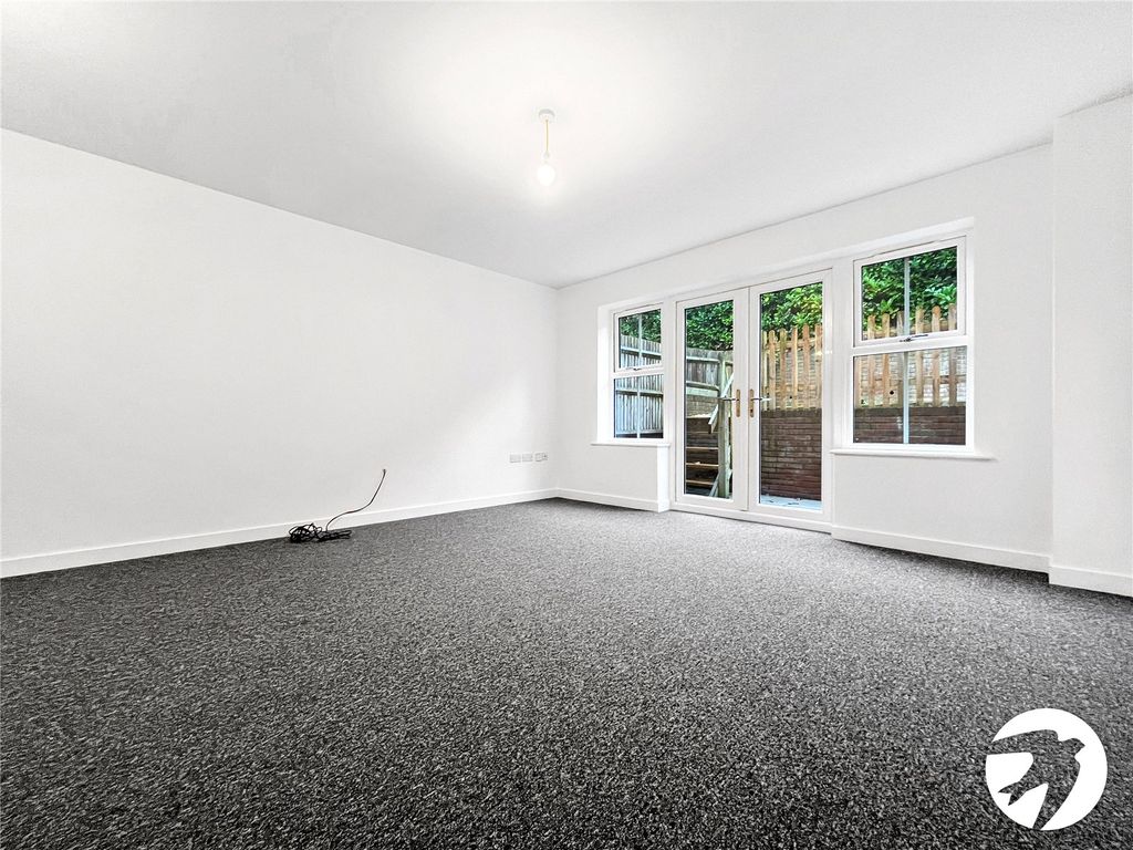 Property photo 3 of 19 Picture No. 12