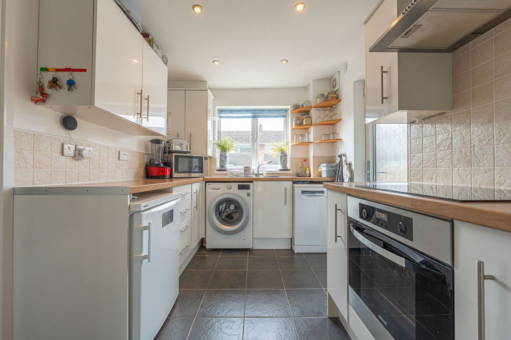 Property photo 2 of 29