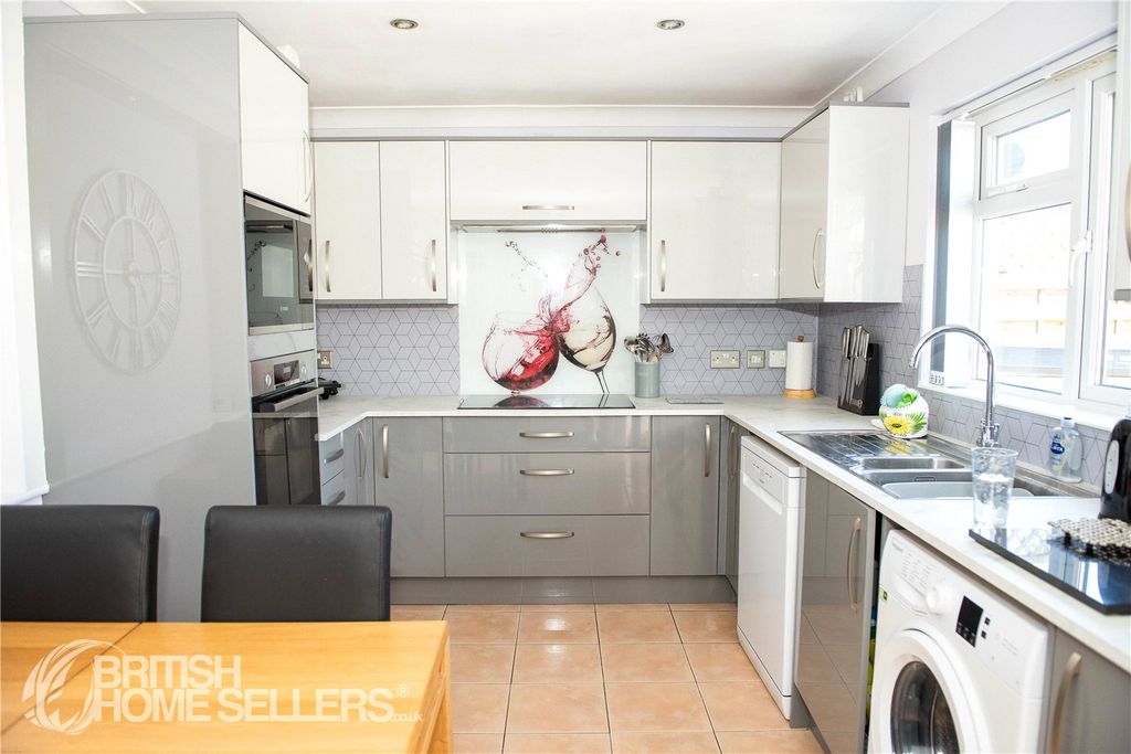 Property photo 3 of 30 Picture No. 03