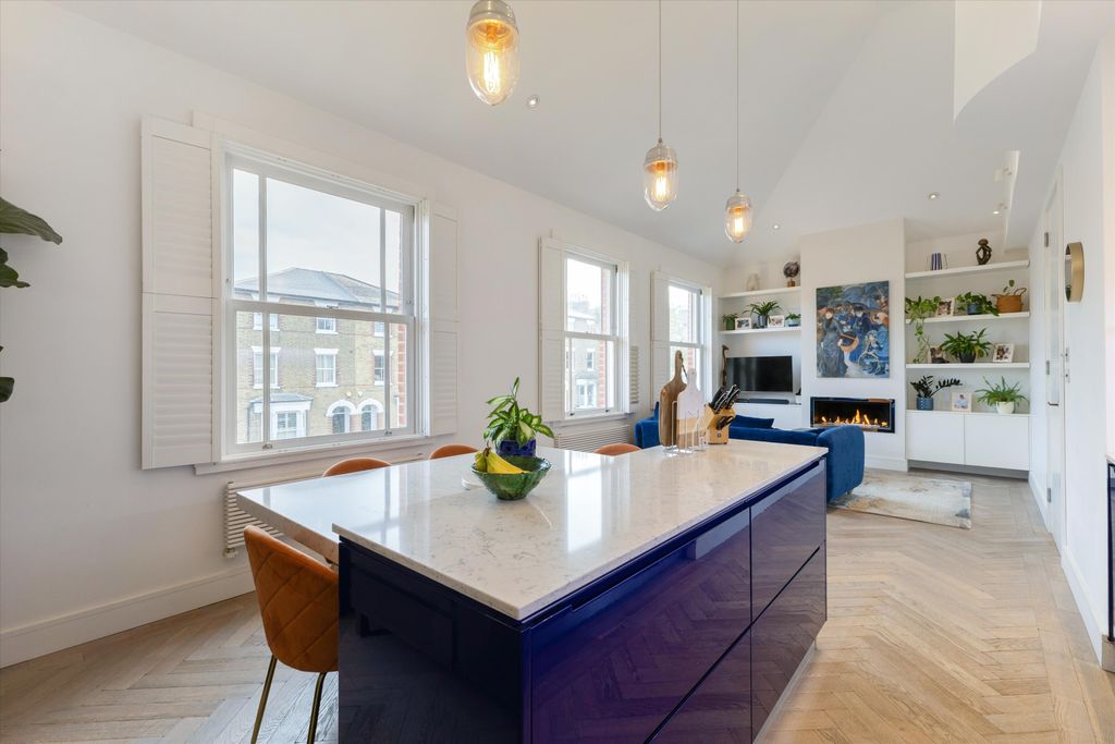 Property photo 3 of 13 Image