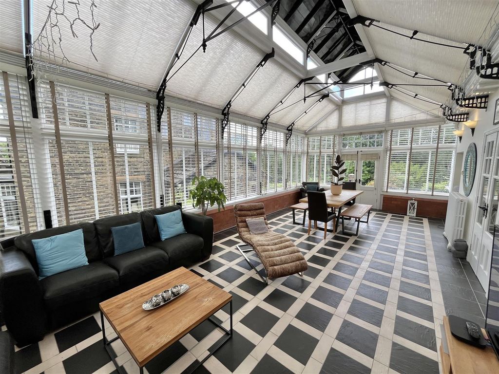 Property photo 3 of 44 Orangery