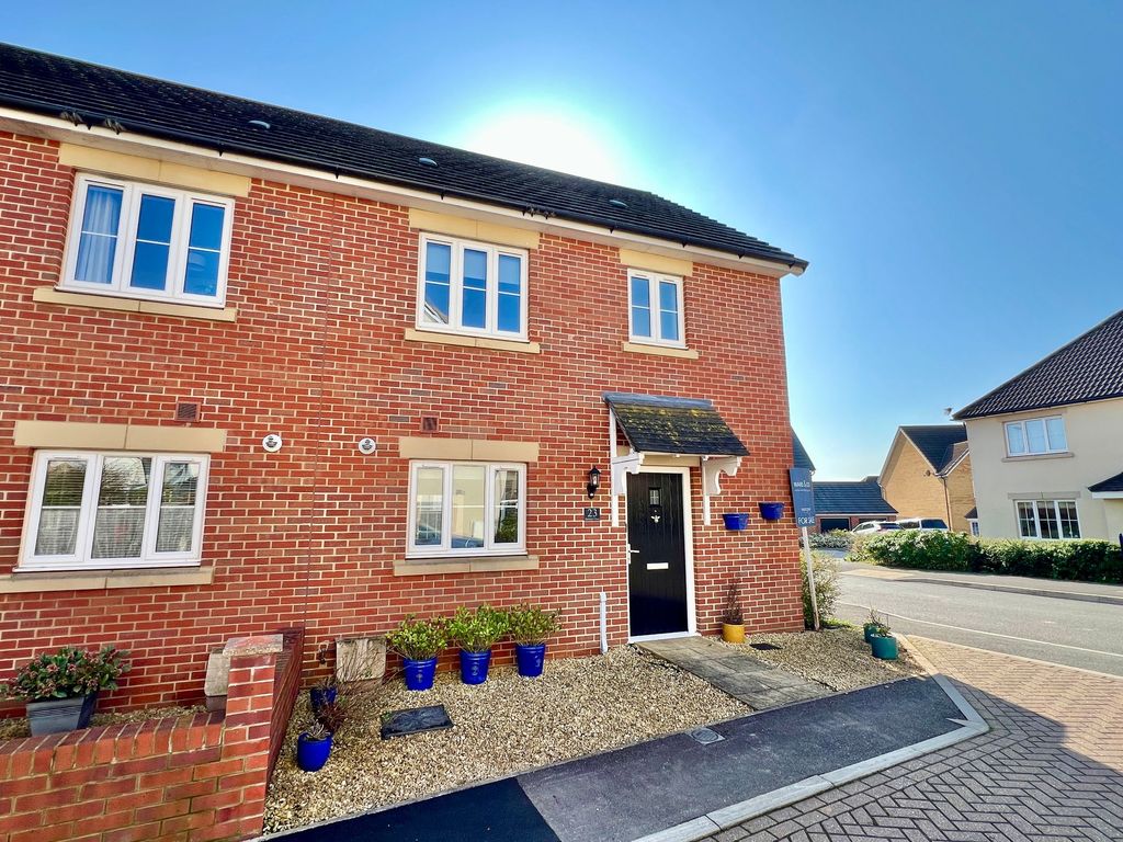 Property photo 1 of 16 Front