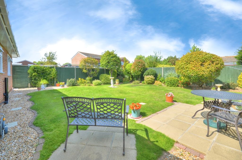 Property photo 2 of 17 Photo