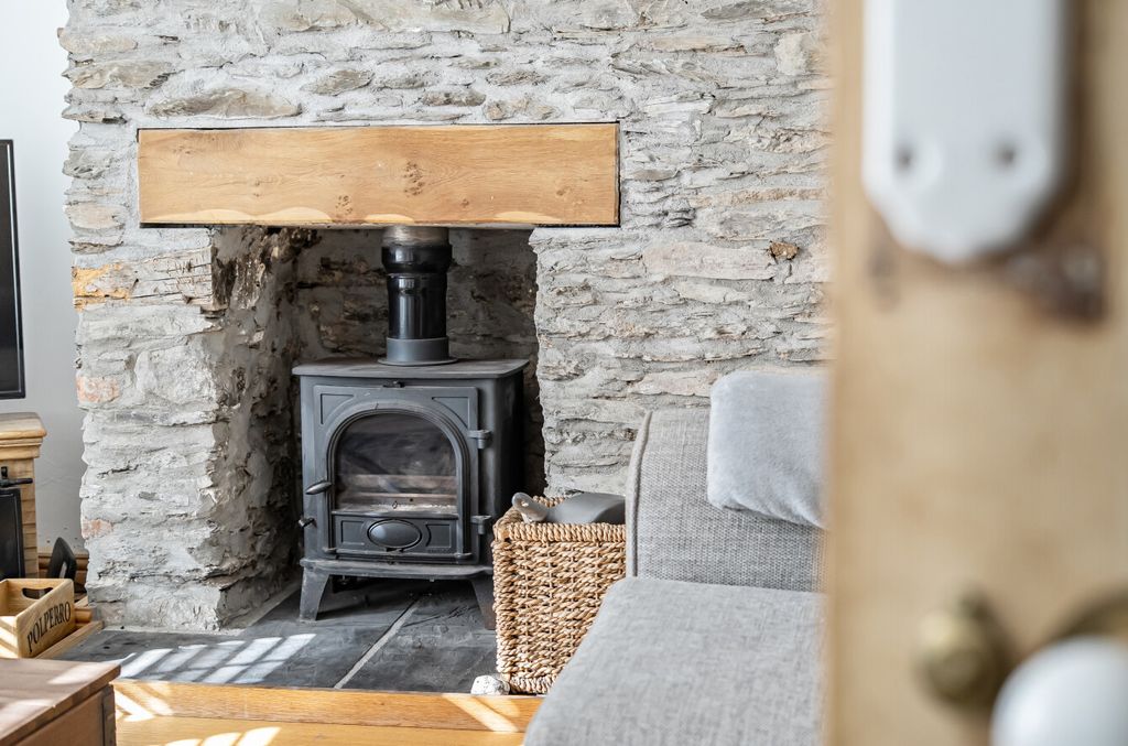 Property photo 3 of 14 3 - 1363177-18-68E3A5...