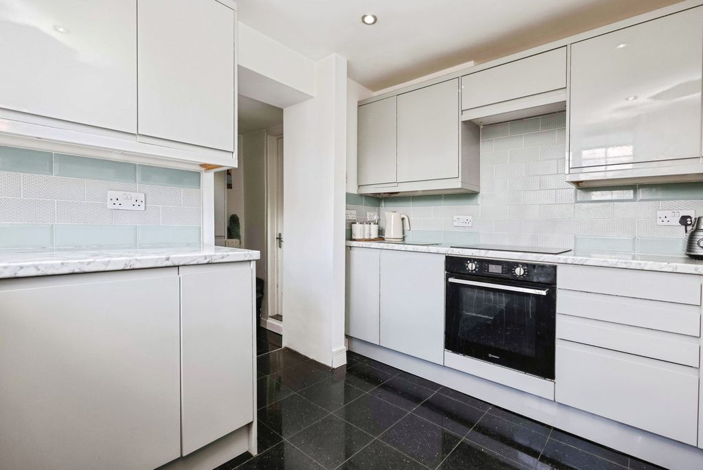 Property photo 3 of 20 Pbox-Img.Jpg